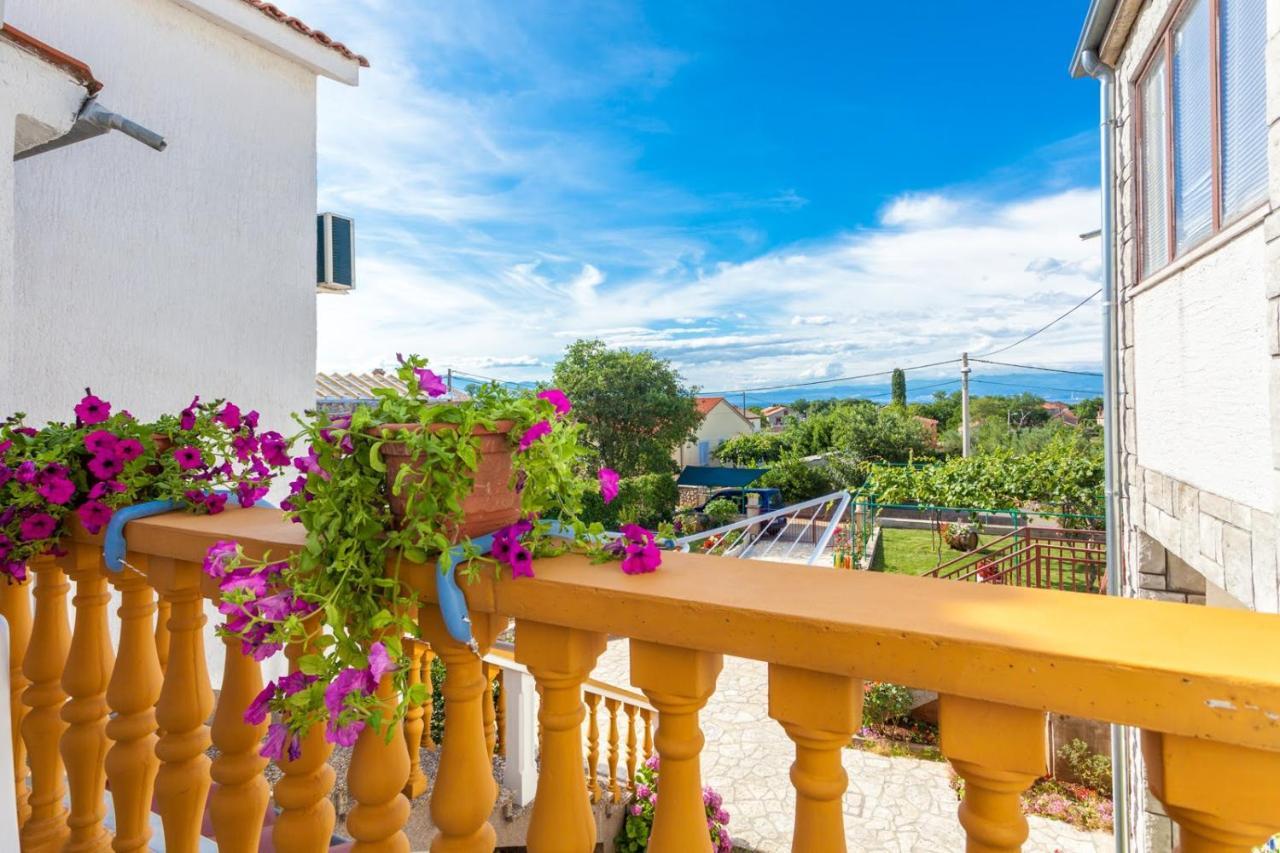 Apartman Luni Sa Bazenom - Malinska, Sveti Anton Sveti Anton  Esterno foto