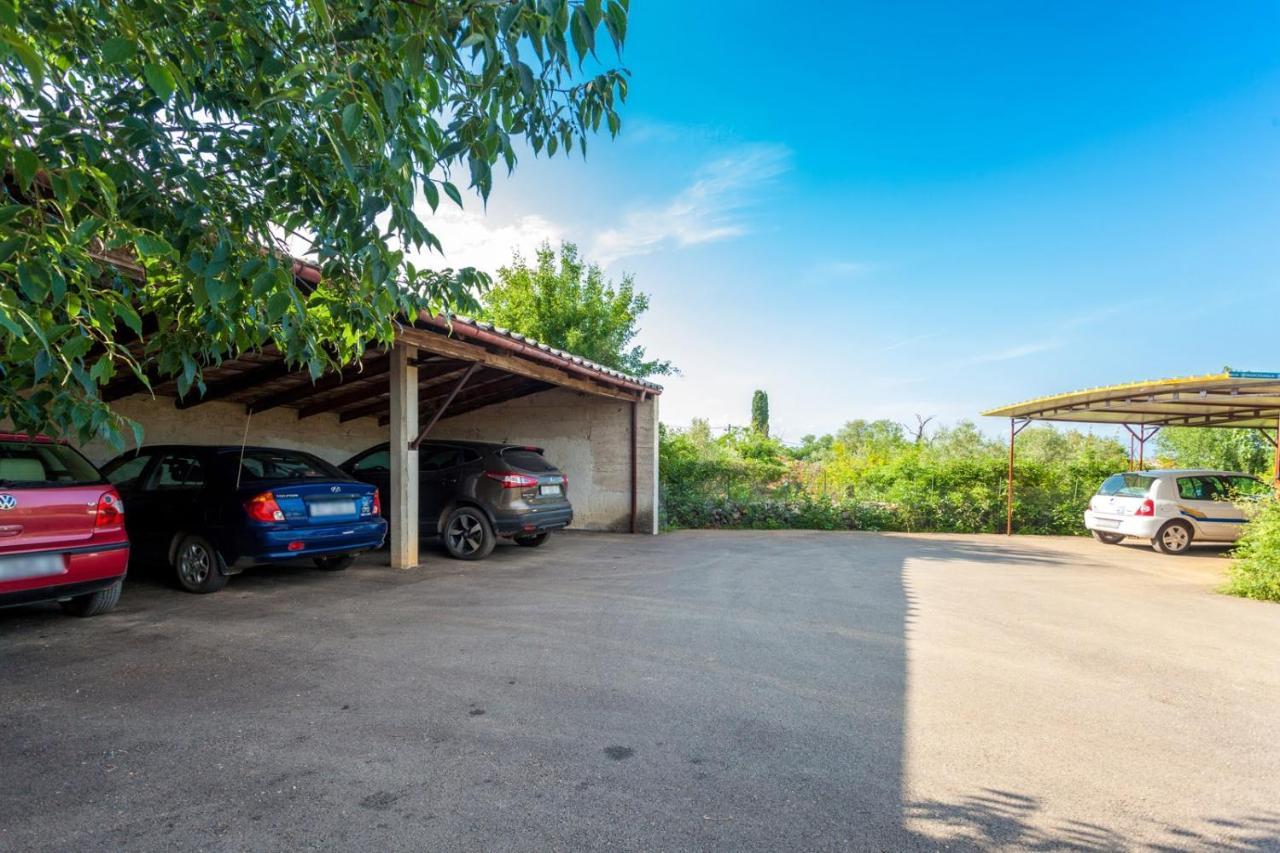 Apartman Luni Sa Bazenom - Malinska, Sveti Anton Sveti Anton  Esterno foto