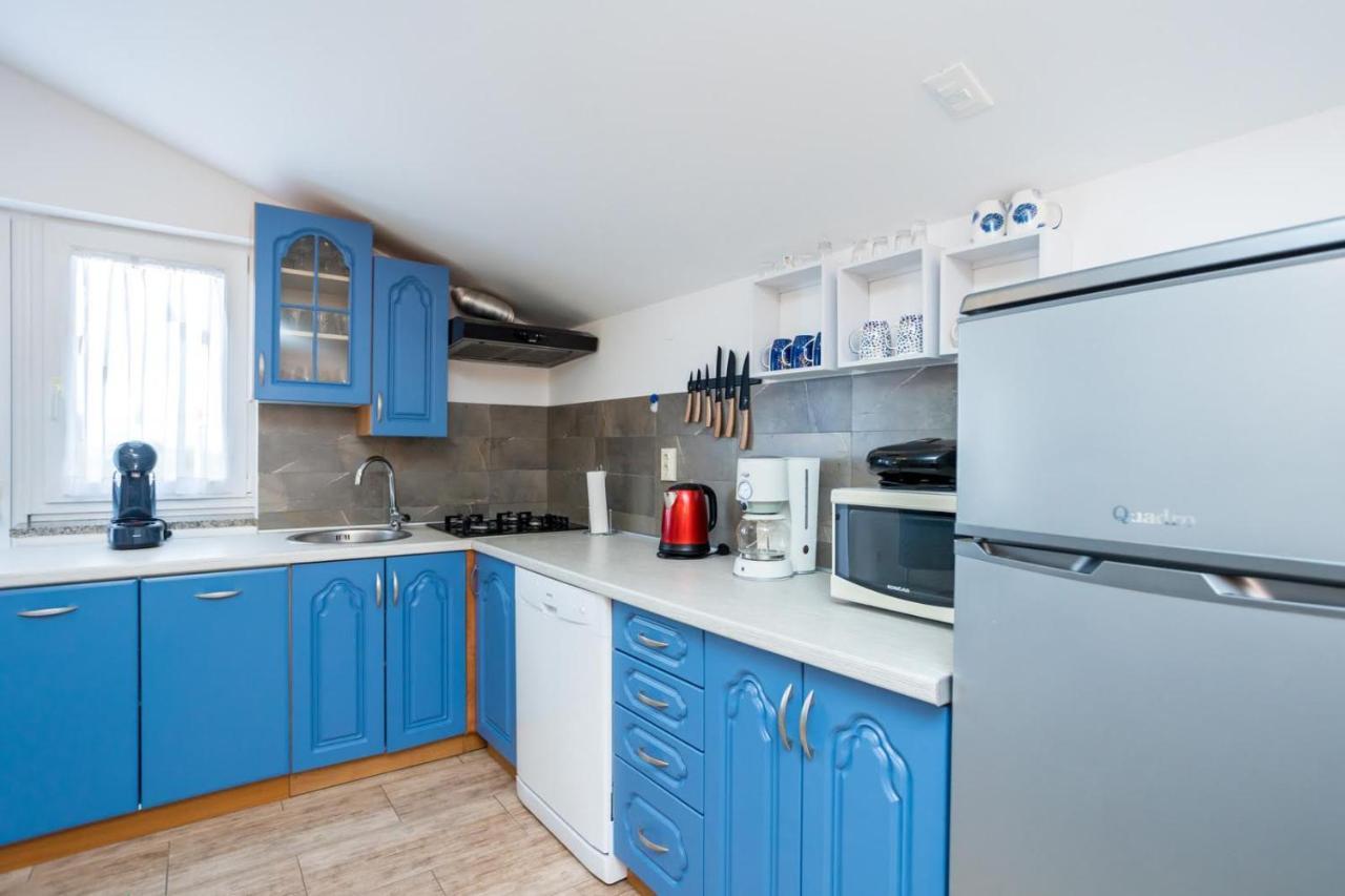 Apartman Luni Sa Bazenom - Malinska, Sveti Anton Sveti Anton  Esterno foto